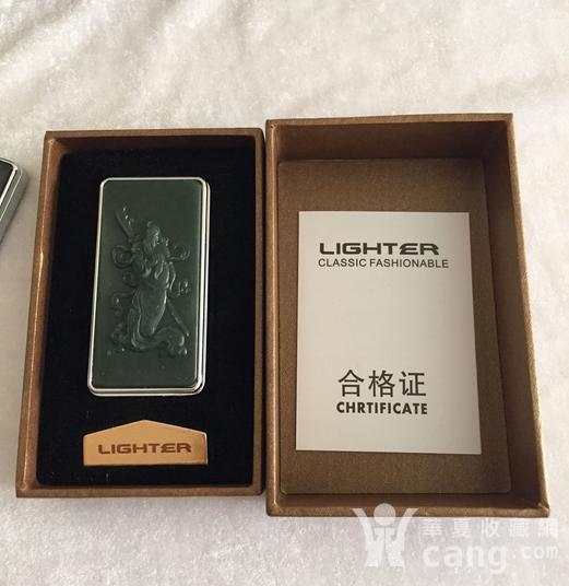 指尖上的忠義與烽火 和田青玉關公電子點煙器，當代男士的掌中雅玩